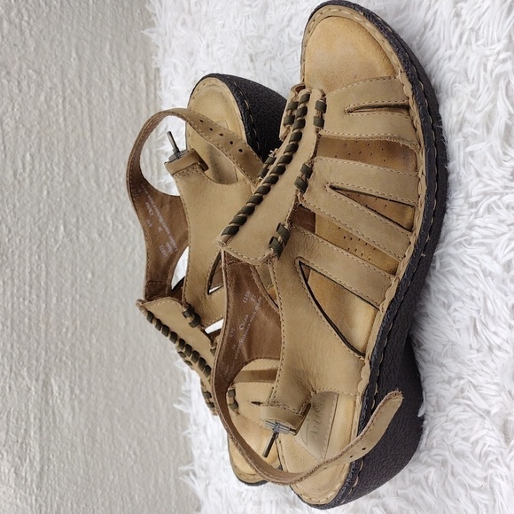 Clarks Artisan Active Air Tan Suede Leather Open Toe Wedge Slingback Sandal - Picture 5 of 16